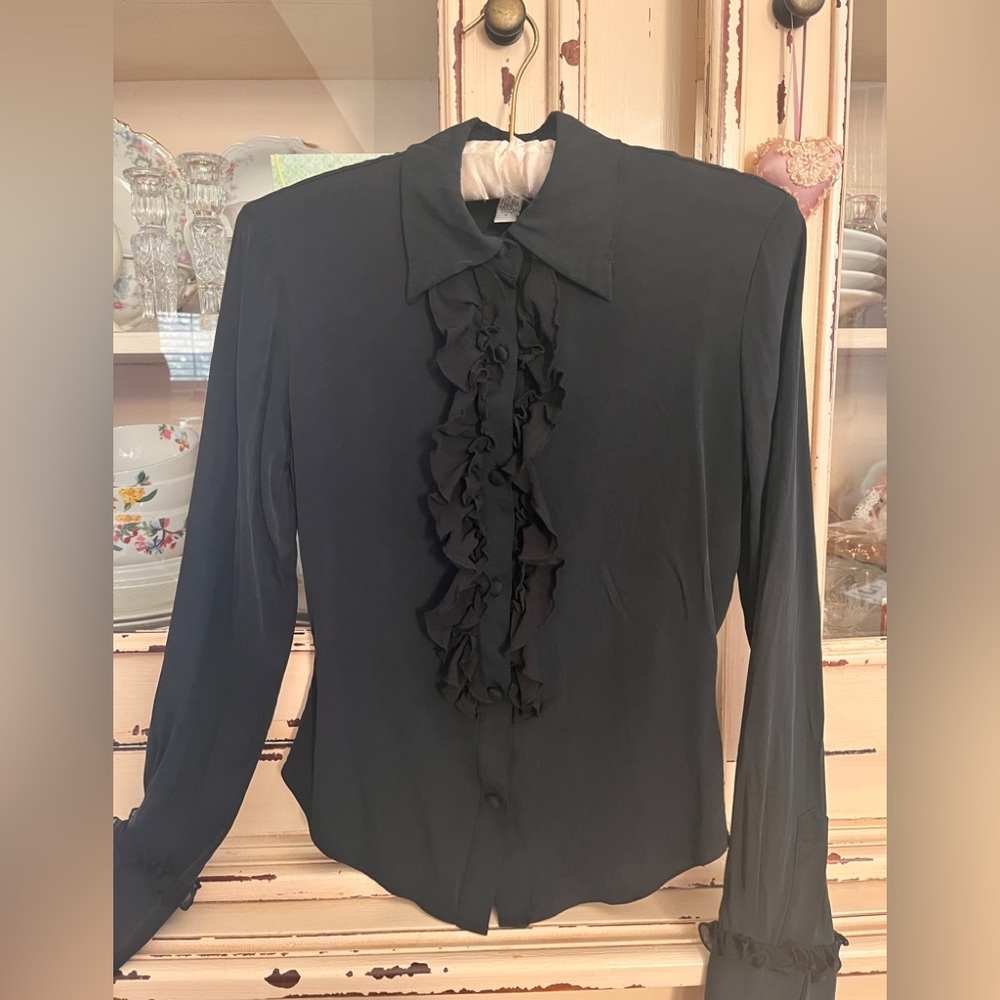 Diane Von Furstenberg Black Ruffle button up Blouse all silk sz 4